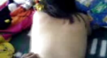 ഞാൻ പല പോസുകളിൽ ഒരു വലിയ കോഴി ഒരു റെഡ്ഹെഡ് സ്ത്രീയെ