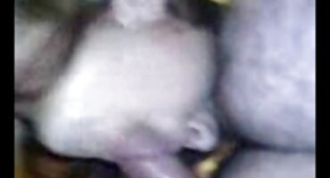 സുന്ദരിയായ റഷ്യൻ സ്കിൻ റാഗാസ പെൺകുട്ടി അനലോഗ് ശ്രമിക്കുന്നു