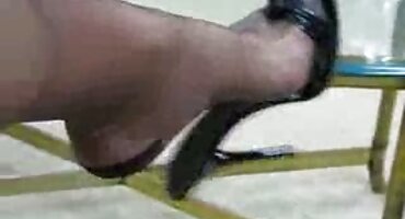 69 പൊസിഷനിൽ ഒരു യുവ ദമ്പതികളുടെ ഹോട്ട് ഓറൽ സെക്സ്