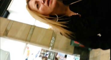 ആണ്കുട്ടിയും പെണ്കുട്ടിയും മുഖത്ത് കമിഴ്ന്നു കിടന്നു