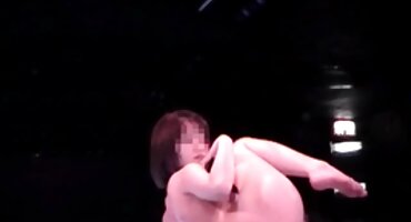 ബാക്ക്സീറ്റ് ടാക്സി ഡ്രൈവർ നേരിട്ട് ബ്രൗണിഷ് പണം ചെയ്തു