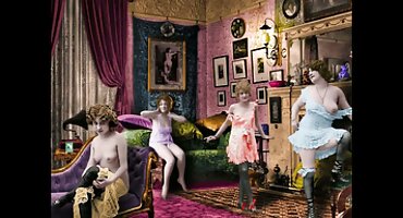 കട്ടിലിൽ കറുത്ത കാമുകൻ യുവ നായിക