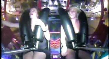 ഒറ്റപ്പെട്ട പെൺകുട്ടി ഒരു ഇരട്ട നുഴഞ്ഞുകയറ്റം ക്രമീകരിച്ചു