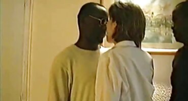 ബസ്റ്റി ചെക്ക് പിക്കപ്പർ ഒരു നീണ്ട കോഴി ആശ്വാസം ലഭിക്കും