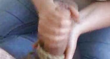 ഡ്യൂഡ് ഒരു സുന്ദരിയായ ബ്ലൊഗ് നനഞ്ഞ ദ്വാരങ്ങൾ ഫക്ക്