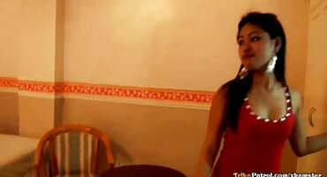 അവൻ തന്റെ കാമുകിയെ രതിമൂർച്ഛയിലേക്ക് കൊണ്ടുവന്നു, അങ്ങനെ അവൻ അവളെ അവളുടെ പുസിയിൽ കം അനുവദിച്ചു