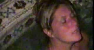 ലാറ്റക്സ് വസ്ത്രധാരണം അനലോഗ് കൊണ്ട് കം സഹായിച്ചു