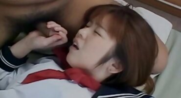 അപരിചിതൻ സ്പ്രെഡ് അവളുടെ കാലുകൾ സെക്സ് പിക്കപ്പ്