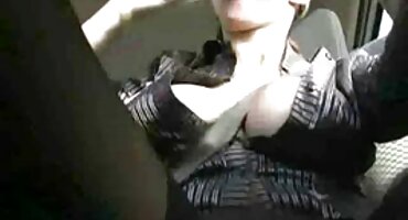 ബ്ലൗസ് ശേഷം ഇറുകിയ ഗുഡ്ഗാവിൽ