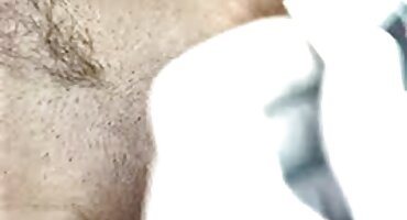 ഷാംപെയ്ൻ ഒരു വലിയ കോഴി ശേഷം ഭീകരമായ അല്ല