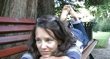 വീട്ടിൽ മികച്ച കോഴി ഒരു വലിയ കോഴി ഒരു തോട്ടക്കാരൻ