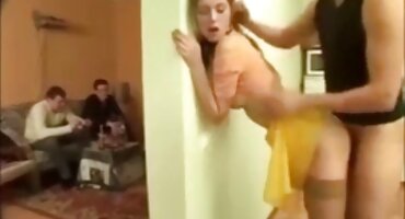 വലിയ കഴുത മിൽഫ് പാന്റിഹോസിൽ ചാടി കോഴി