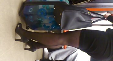 എനിക്ക് മുലയൂട്ടാൻ കഴിയും, എനിക്ക് കറുത്ത കഴുതയെ നക്കാൻ കഴിയും