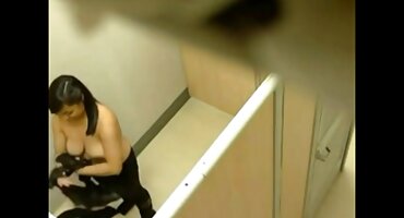 ശോഭയുള്ള ലെഗ്ഗിന്ഗ്സ് കീറി ഫിതൊനെഷ് പുസ്സി സ്റ്റഫ്