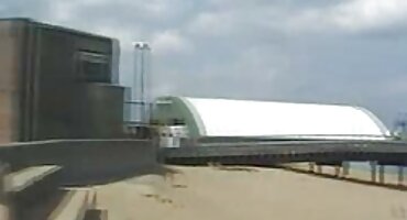 ഗർഭിണിയായ സ്ലട്ട് രതിമൂർച്ഛ വേണ്ടി ഒരു ആൺകുട്ടിയുടെ വലിയ കോഴി ഉപയോഗിക്കുന്നു