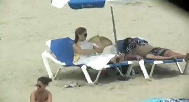 വെബ്ക്യാമിൽ ഒരു സഹ ഡ്രില്ലിംഗ് ഉപയോഗിച്ച് അൾട്രാ-സുന്ദരി കളിക്കുന്നു