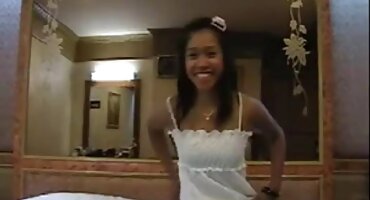 റഷ്യൻ പെൺകുട്ടി ഒരു ശോഭയുള്ള രതിമൂർച്ഛ ശേഷം കോഴി സക്സസ്