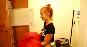 കോഴി ന് കഴുത ചാടി ഇൻ സ്റ്റോക്കിംഗ്സ്