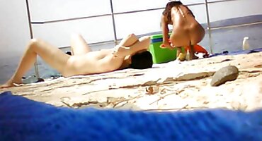 കാമുകൻ ബസ്റ്റി പെൺകുട്ടി, കാമുകി