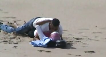 നോക്ക്, പാപ്പിലേ പുറത്തു നില്ക്കുന്നു. അതിനാൽ, ഇത് വേഗത്തിലാക്കാൻ സമയമായി