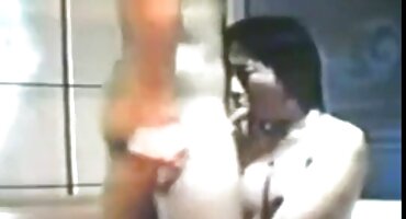 സിലിക്കൺ ടൈറ്റ്സ് ഉപയോഗിച്ച് പക്വതയുള്ള സെ സെ പോട്ട് ഒരു യുവ കാമുകനെ കണ്ടെത്തി