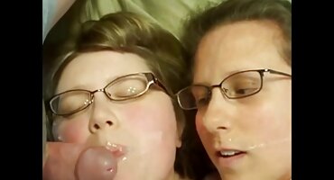 ഒരു അസാധാരണ ഫോട്ടോഗ്രാഫർ നഗ്നനായി വലിയ കഴുത ലാറ്റിന