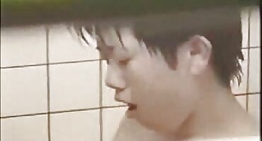 കാമുകിയുടെ മുമ്പിൽ, രണ്ട് സുന്ദരികൾ പരസ്പരം പുസ്സികൾ നക്കുന്നു