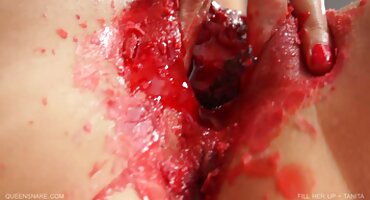 കിടക്കയിൽ പുസ്സി ലെ ബസ്റ്റി അയൽക്കാരൻ