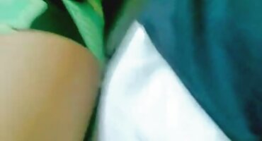 ഷെഫ് റെസ്റ്റോറന്റ് അടുക്കളയിൽ സന്ദർശകന്റെ സമനിരപ്പുണ്ടാക്കുക