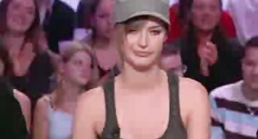 ചൂടുള്ള ലെസ്ബിയൻ സെക്സ് ഭ്രാന്തൻ മസാജ് മനോഹരമായ ക്ലയന്റ്