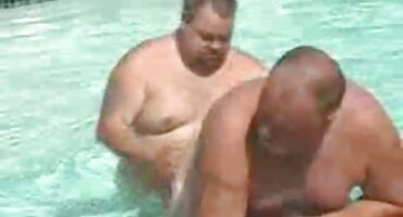 സ്ലുട്ടി പെൺകുട്ടി കഴുത നൽകുന്നു കോഴി സക്സസ്