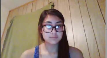 കിടപ്പുമുറിയിൽ ടാറ്റൂ ചെയ്ത നായിന്റെ മക്കളുടെ ചൂടുള്ള ത്രികോണം