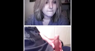 സന്തോഷവതിയായ പെൺകുട്ടി ഒരു തരത്തിലുള്ള മനുഷ്യൻ കൂടെ ഫക്ക് സ്നേഹിക്കുന്നു