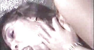 സുന്ദരി അയൽക്കാരന്റെ ഷേവ് ചെയ്തു സമനിരപ്പുണ്ടാക്കുക