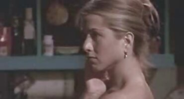 കോയിഡ് സ്ക്രാച്ചുകൾ സെക്സ് കാത്തിരിക്കുന്നു മേശപ്പുറത്ത് സ്ലിറ്റ്