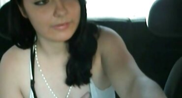 ഒരു അത്ലറ്റിന്റെ നാശത്തിനിടയാക്കിയ സമയത്ത് മെലിഞ്ഞ സുന്ദരി വ്യത്യസ്ത സ്ഥാനങ്ങൾ ശ്രമിക്കുന്നു