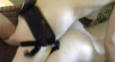 ബ്ലോഗർ മുലകൾ കാണിച്ചു, സെക്സിനായി ഒരു സുഹൃത്തിനെ വശീകരിച്ചു