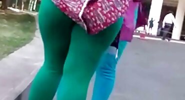 കാമുകി അവനെ ഒരു സമനിരപ്പുണ്ടാക്കി പിടിച്ചു