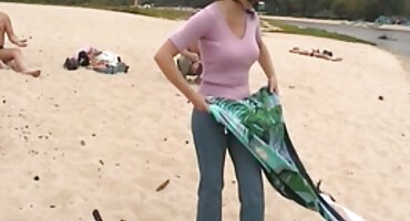 പുലിസി ക്ലീനിംഗ് ലേഡി കുത്താൻ തയ്യാറാണെങ്കിൽ