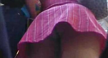 നിഷ്കളങ്കമായ പിങ്ക് എന്ന മുലക്കണ്ണുകളും പുസ്സി