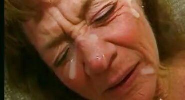 പൊതു സ്ട്രിപ്റ്റീസ് അനൽ സെക്സ് അവസാനിച്ചു