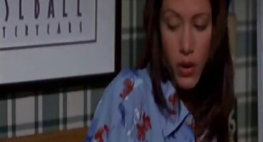 അധ്യാപകനൊപ്പം വീട്ടിൽ ചിത്രീകരിച്ച കിടക്കയിൽ ഏഷ്യൻ