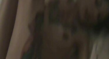 വിരലുകൾ കൊണ്ട് രോമമുള്ള ദ്വാരം