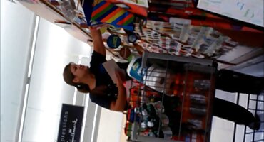 ബസ്റ്റി ബ്ലൊഗ് ഒരു വലിയ കോഴി ശിക്ഷ അനുഭവിക്കുന്നു