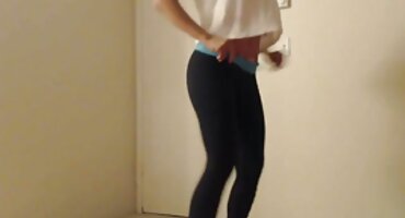 സൂപ്പർ-കുറുക്കൻ പെൺകുട്ടികൾ ഗ്രൂപ്പ് അബദ്ധത്തിൽ കൂച്ചി തേച്ചു