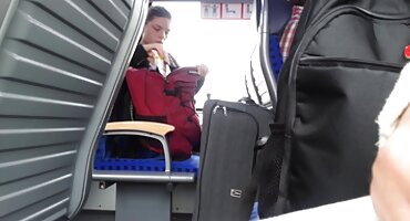 കൂലിപ്പണിക്കാരി കൂലിപ്പണിക്കാരന് പണി കൊടുത്തു