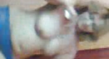 ഒരു വേശ്യയുടെ ആവശ്യങ്ങൾ തൃപ്തിപ്പെടുത്തുന്ന രണ്ട് കോക്സുകൾ ഉള്ള പുരുഷന്മാർ