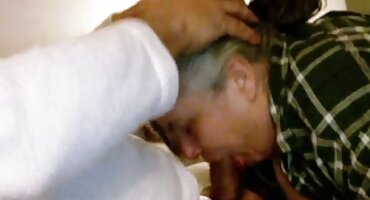 മോഡൽ എബ്കാം മോഡൽ ഓൺലൈൻ ചാറ്റ് വലിയ ടിറ്റുകൾ കാണിക്കുന്നു