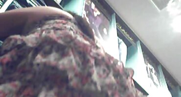 അവൾ വീണ്ടും അവളുടെ സ്റ്റോക്കിംഗുകൾ ഇട്ടു ഒരു സൗഹൃദ ഫക്ക് മുമ്പ് സക്സസ്