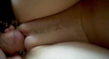 ആ മനുഷ്യൻ കണ്ണട കൊണ്ട് സുന്ദരിയുടെ പൂറു നക്കി നക്കി